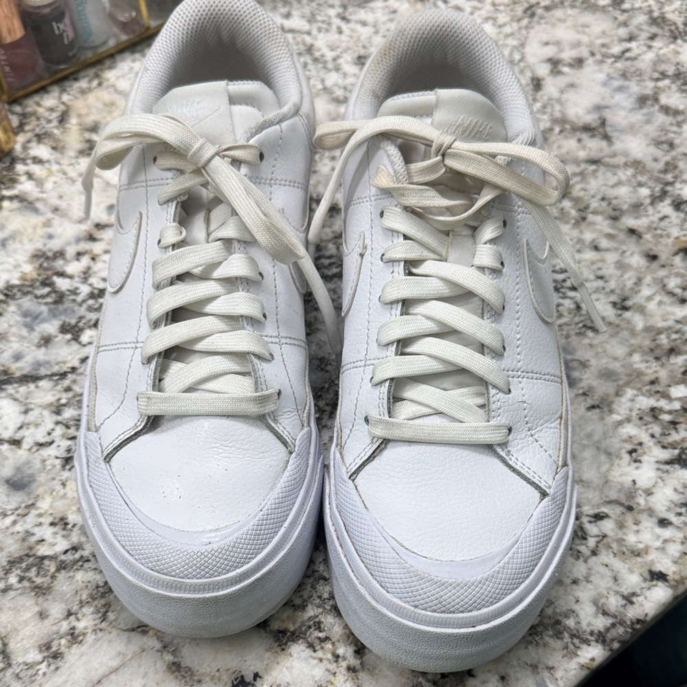 Nike White Court Legacy Lift Leather